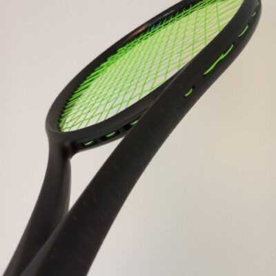 Schwarzer Wilson mit Solinco Hyper-G