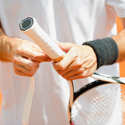 Overgrip auf dem Tennisschläger anbringen